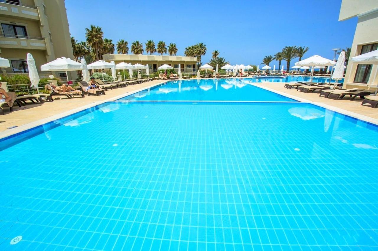 Vuni Palace Luxury Resort & Beach & Casino Кіренія Екстер'єр фото